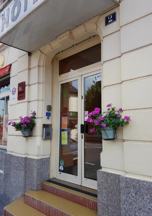 Hotel Le Rallye Soissons Exterior foto